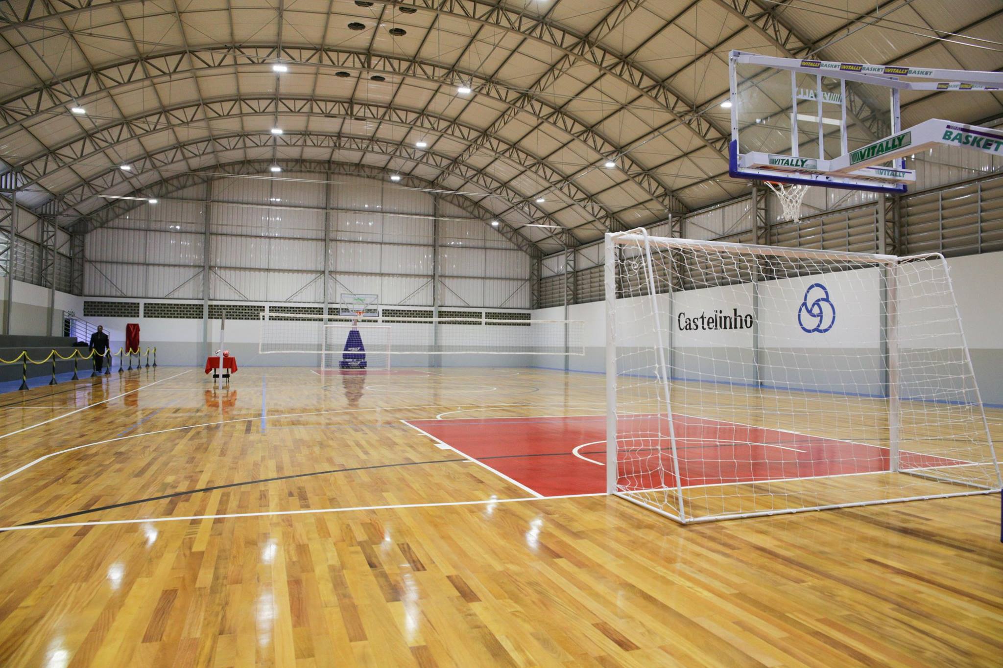 Diretoria Castelinho entrega construção do  Ginásio de Esportes